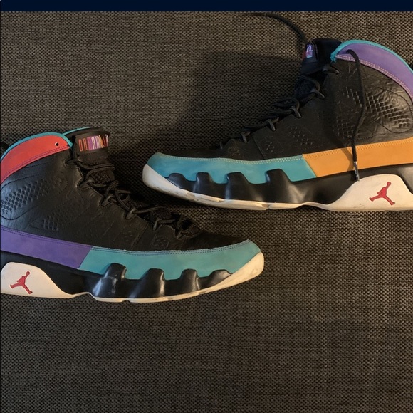 Athletic_Shoes